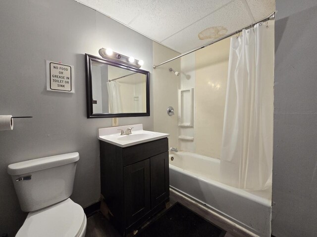 902 S 25th St, Milwaukee, WI 53204 - full bath with toilet, vanity, and shower / bathtub combination with curtain
