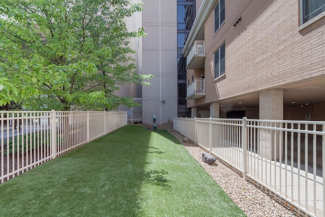 360 W Washington Ave Unit 1412, Madison, WI 53703 - view of fenced backyard