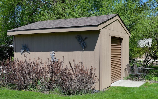 view of outdoor structure with an outdoor structure