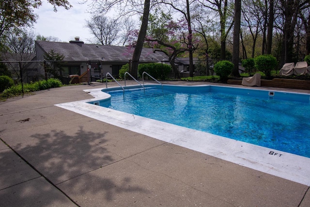 848 Kendall Ln Unit 5H, Lake Geneva, WI 53147 - community pool featuring fence and a patio area