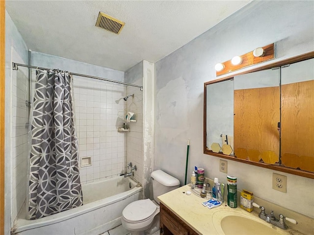 438 N Washington St, Saint Croix Falls, WI 54024 - full bath with toilet, shower / bath combination with curtain, and vanity