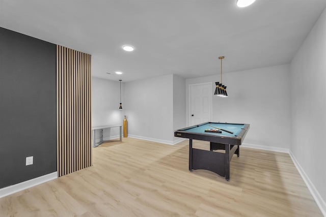 432 Tawny Elm Pkwy, Verona, WI 53593 - rec room featuring light wood finished floors, baseboards, billiards, and recessed lighting