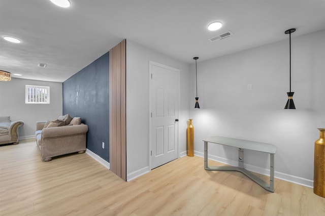 432 Tawny Elm Pkwy, Verona, WI 53593 - interior space featuring wood finished floors and baseboards