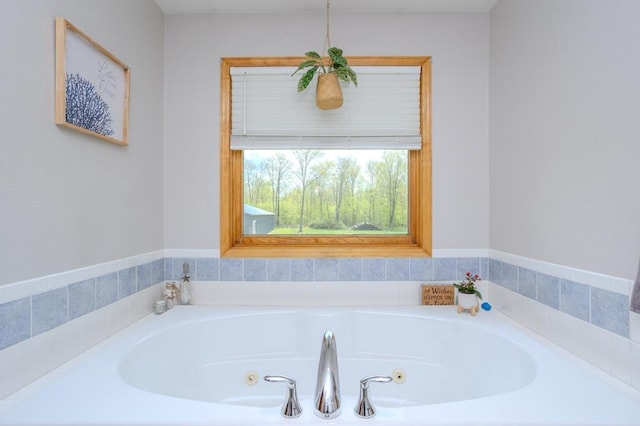 175545 Willow Ln, Ringle, WI 54440 - bathroom with a tub with jets