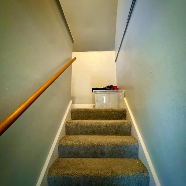 2664 N Booth St, Milwaukee, WI 53212 - view of stairs