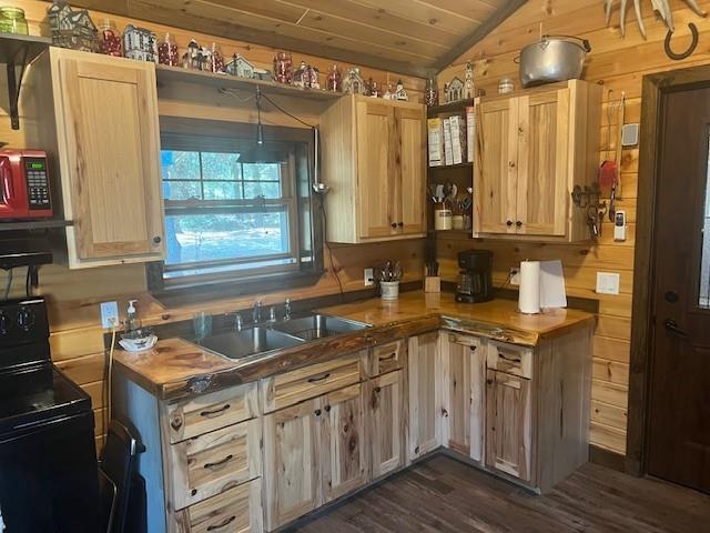11972 Worden Rd, Stanley, WI 54768