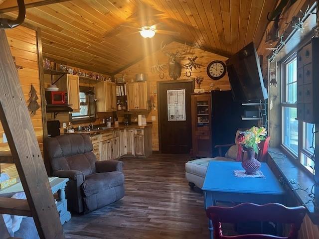 11972 Worden Rd, Stanley, WI 54768