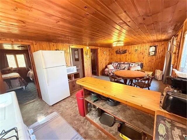 12770 Scenic Dr, Iron River, WI 54847