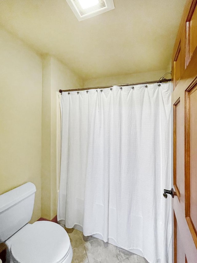 5634 Wind Dancer Ct, Sheboygan, WI 53081 - full bath with toilet and a shower with curtain