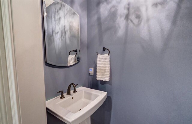 1002 Millies Way, Waunakee, WI 53597 - bathroom featuring a sink