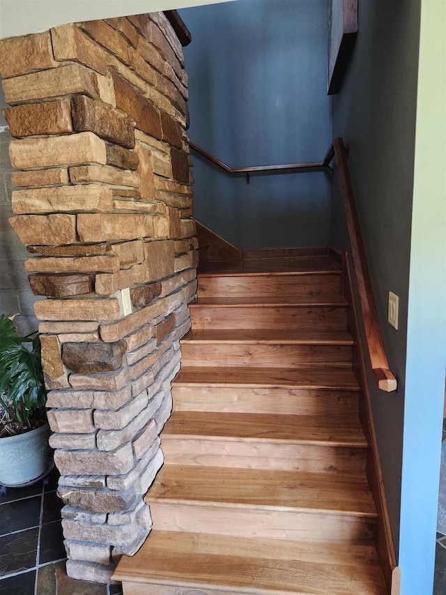 W7429 Akron Dr, Wild Rose, WI 54984 - view of stairway