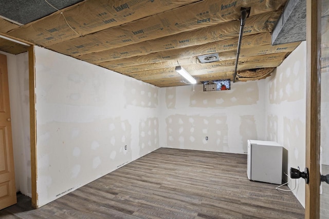 409 S Matthew St, Kimberly, WI 54136 - finished below grade area featuring wood finished floors