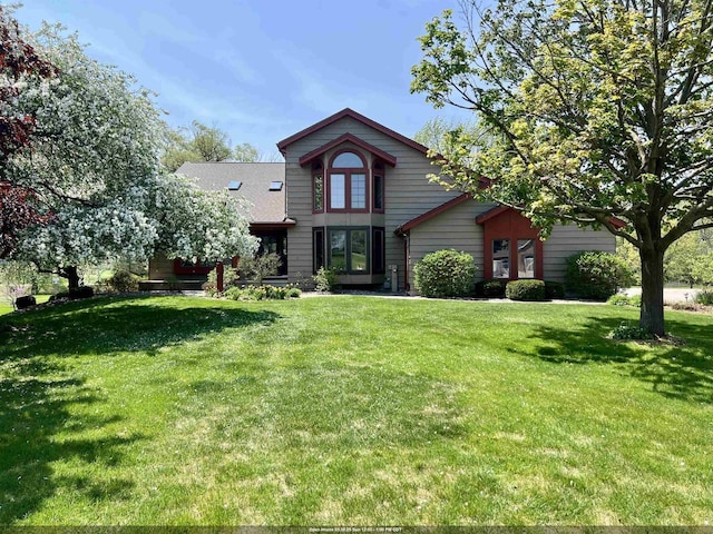 86 Ledgebrook Dr, Fond Du Lac, WI 54935 - view of front of house with a front lawn