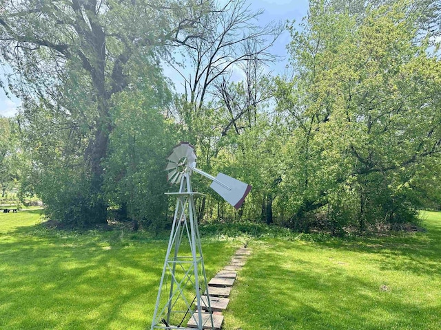 86 Ledgebrook Dr, Fond Du Lac, WI 54935 - view of grassy yard