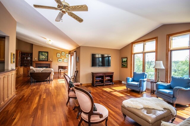 207 Deer Ridge Dr, West Bend, WI 53095