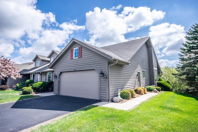 207 Deer Ridge Dr, West Bend, WI 53095