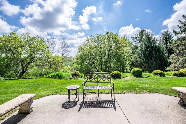 207 Deer Ridge Dr, West Bend, WI 53095