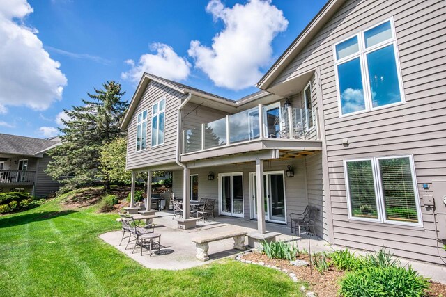 207 Deer Ridge Dr, West Bend, WI 53095