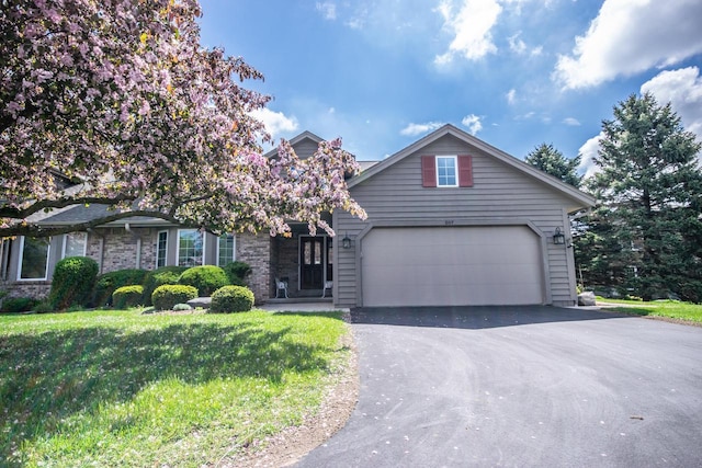 207 Deer Ridge Dr, West Bend, WI 53095
