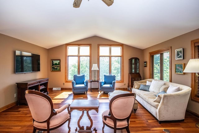 207 Deer Ridge Dr, West Bend, WI 53095