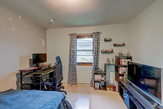 864 Suellen Ln, Portage, WI 53901 - bedroom with an office area and baseboards