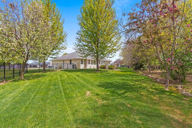 2074 Sandy Springs Rd, De Pere, WI 54115 - view of yard
