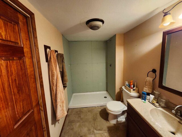 805 S Wacouta Ave, Prairie Du Chien, WI 53821 - full bath with a stall shower, toilet, and vanity