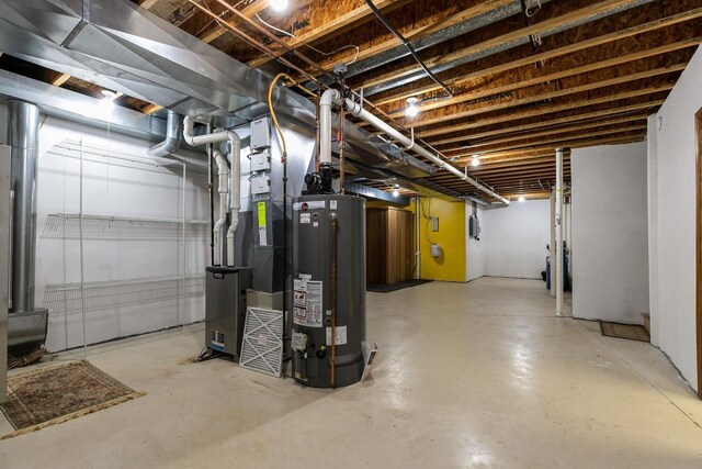 441 E Apple Creek Rd, Appleton, WI 54913 - unfinished basement with water heater