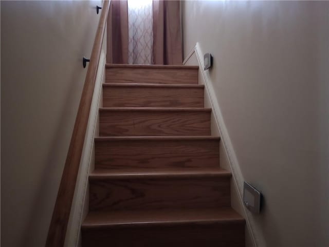 109 3rd St, Black River Falls, WI 54615 - view of stairs