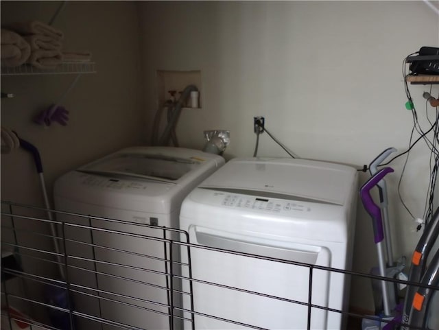 109 3rd St, Black River Falls, WI 54615 - washroom featuring washing machine and dryer