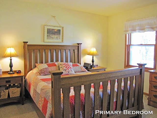1060 Kamla Ct, Platteville, WI 53818 - bedroom featuring carpet