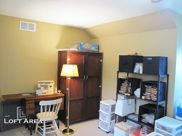 1060 Kamla Ct, Platteville, WI 53818 - office area featuring carpet floors and lofted ceiling