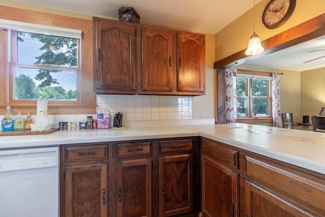5582 Lake Rd, Oshkosh, WI 54902