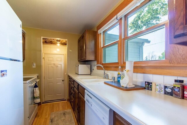 5582 Lake Rd, Oshkosh, WI 54902