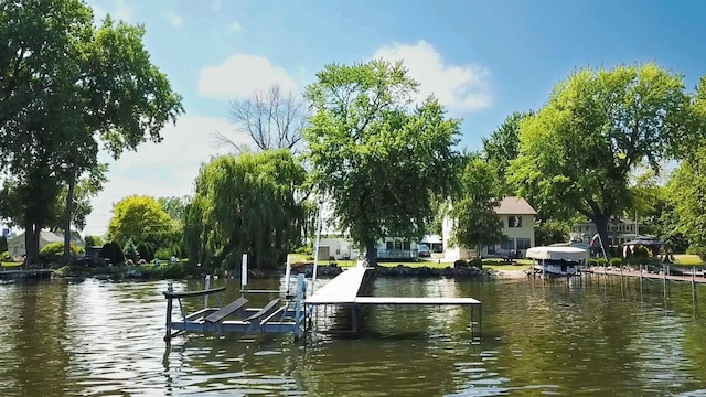 5582 Lake Rd, Oshkosh, WI 54902