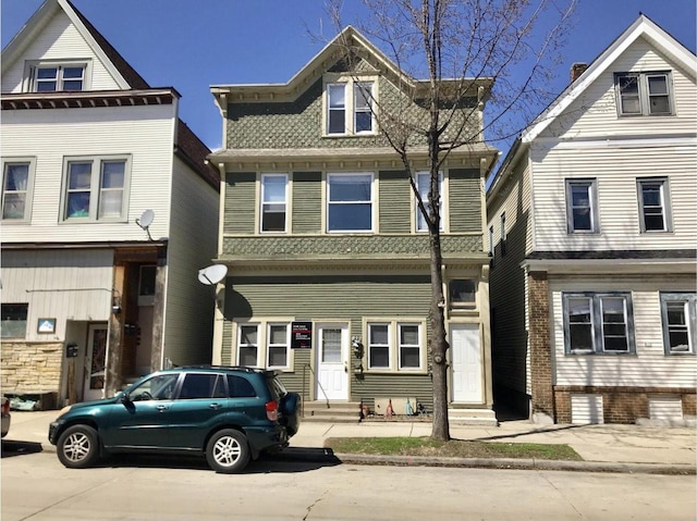 812 E Clarke St Unit 814, Milwaukee, WI 53212 - view of front of property featuring entry steps