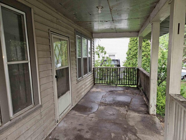 308 W Prospect St, Endeavor, WI 53930 - view of patio with covered porch