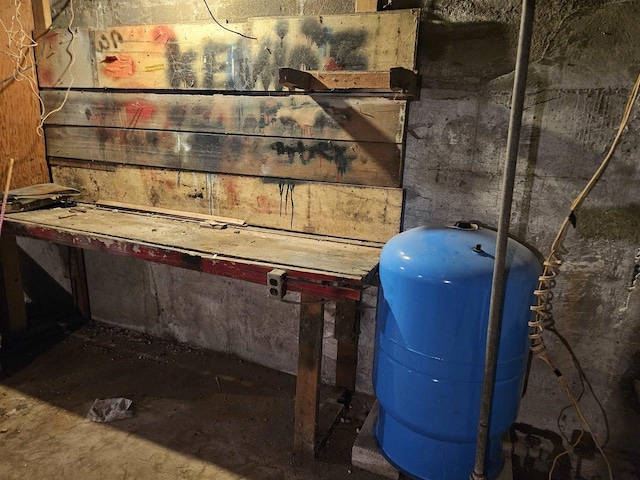 308 W Prospect St, Endeavor, WI 53930 - basement view of a water pressure tank