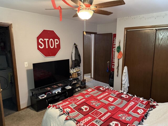 220-222 Lincoln St, Brooklyn, WI 53521 - bedroom featuring carpet, a closet, and a ceiling fan