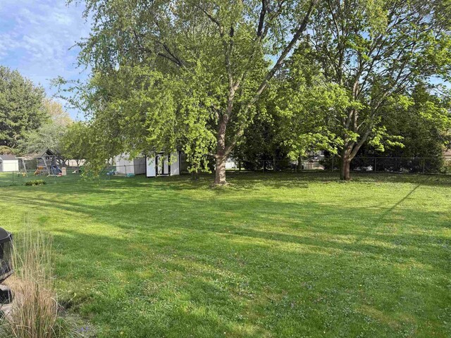 220-222 Lincoln St, Brooklyn, WI 53521 - view of yard