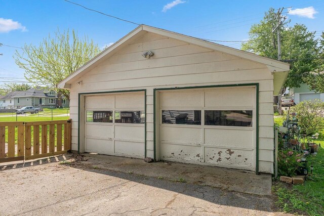 610 W Franklin St, Portage, WI 53901 - detached garage with fence