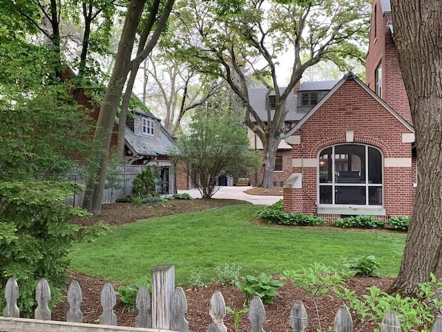 2663 N Wahl Ave, Milwaukee, WI 53211 - view of yard