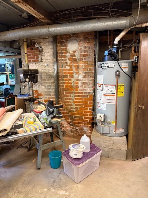 400 S Water St, Sparta, WI 54656 - utility room with gas water heater
