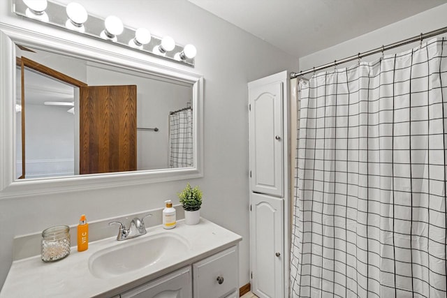 4531 Tabor Rd, Racine, WI 53402 - bathroom featuring vanity and curtained shower