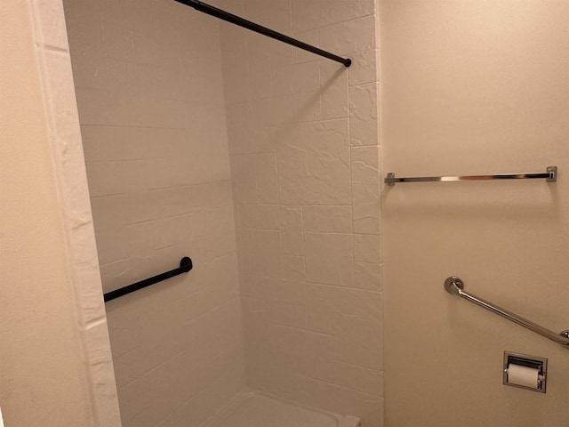 301 Harbour Town Dr Unit 227, Madison, WI 53717 - bathroom featuring a tile shower
