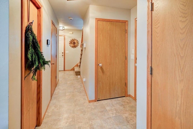 5438 Park Meadow Dr, Madison, WI 53704 - hall featuring baseboards