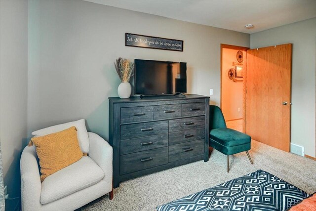 5438 Park Meadow Dr, Madison, WI 53704 - sitting room with carpet