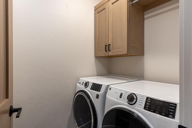 365 N Wilson St, Kimberly, WI 54136 - laundry area with cabinet space and washer and clothes dryer