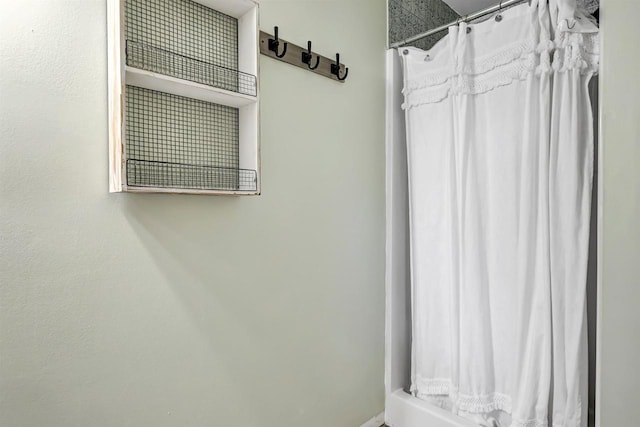 600 Honey Bear Ct, Waupaca, WI 54981 - bathroom featuring curtained shower