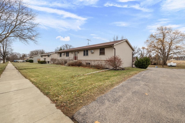 167 W Paradise Dr, West Bend, WI 53095 - view of front of home featuring a front yard